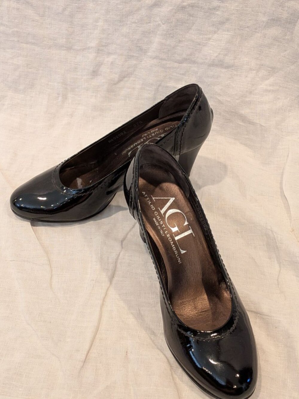 AGL N602002 Black Patent Leather Pumps Made in Italy 3" Heel size 37.5
